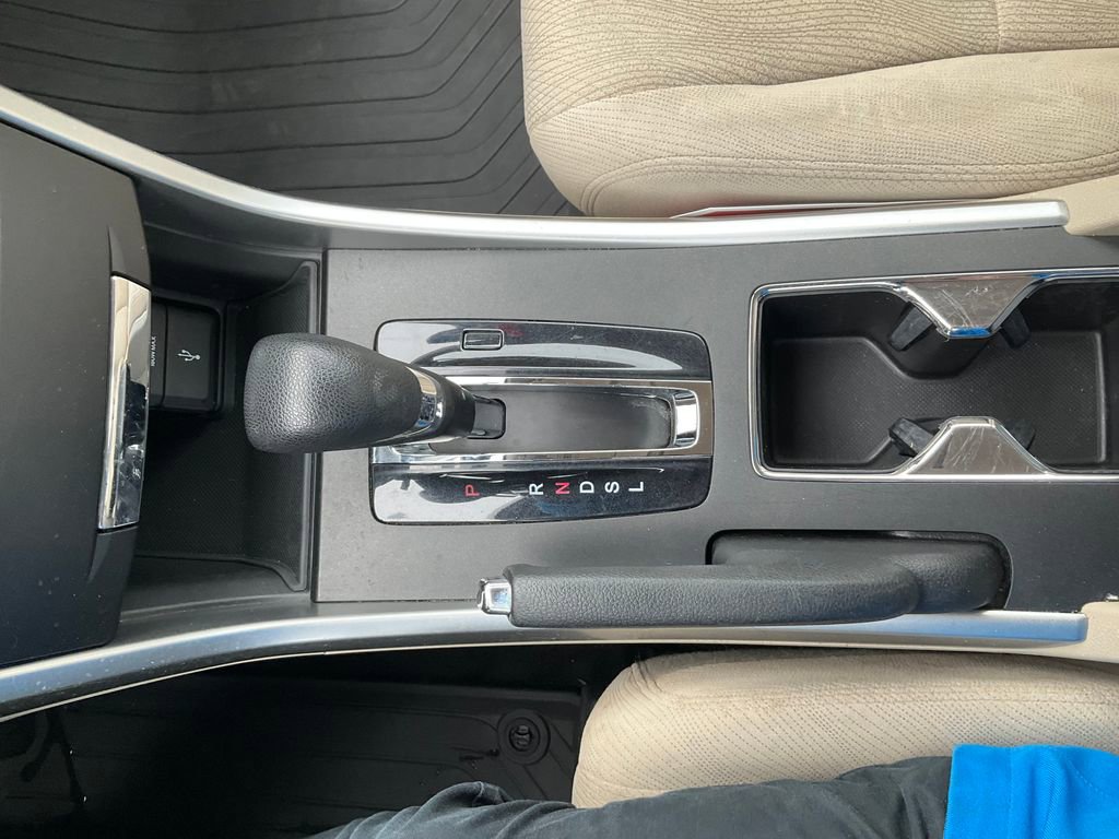 Used 2015 Honda Accord EX image 10