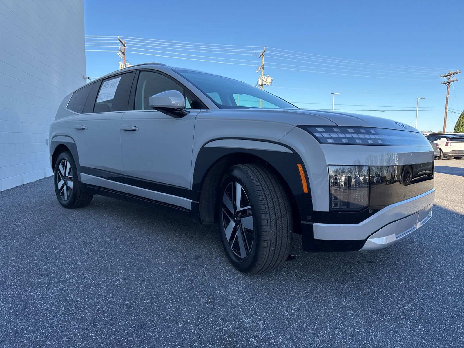 Used 2026 Hyundai Ioniq 9 SEL image 3