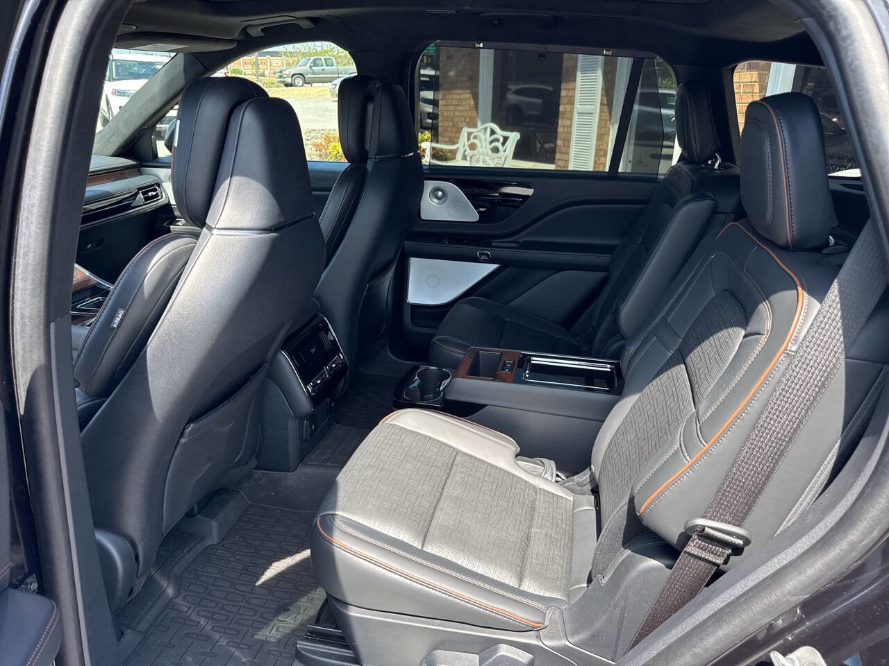 Used 2025 Lincoln Aviator Black Label w/ Jet Appearance Package AWD/4WD image 20