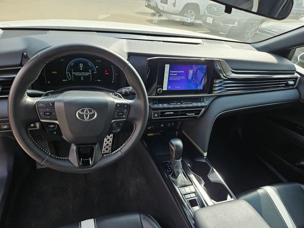 Used 2025 Toyota Camry SE image 16