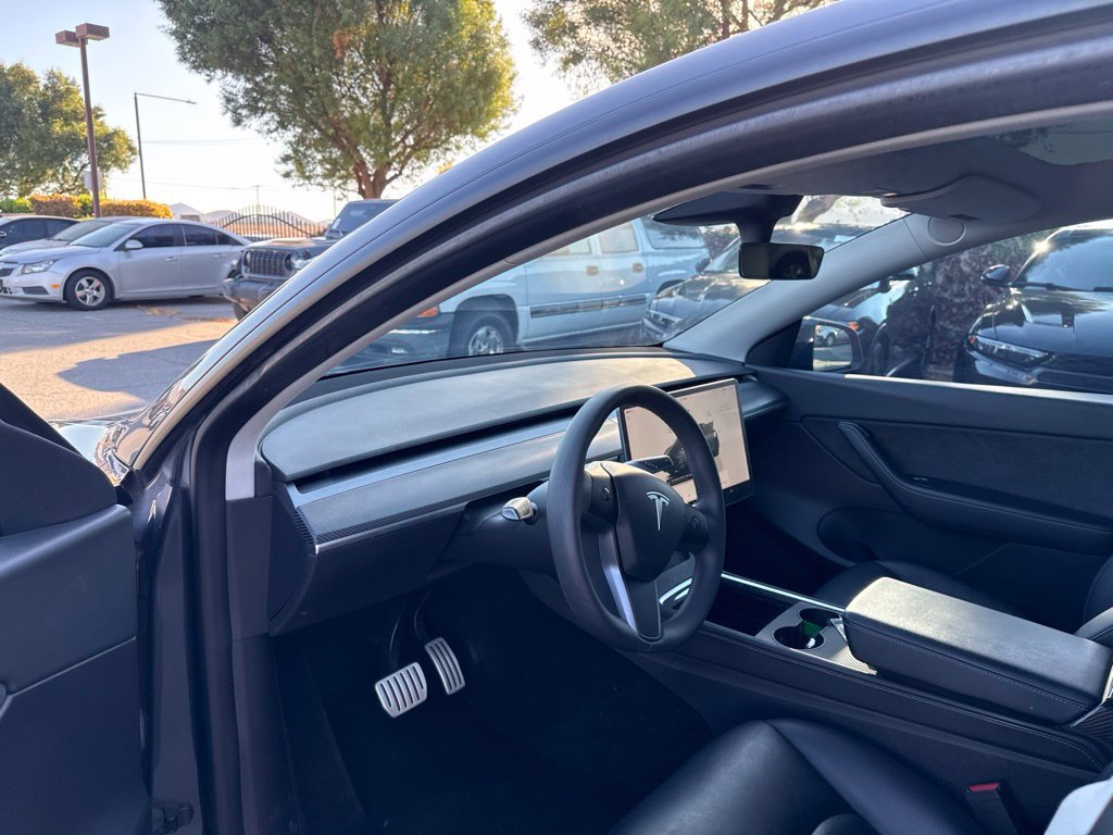 Used 2022 Tesla Model Y Performance AWD/4WD image 14