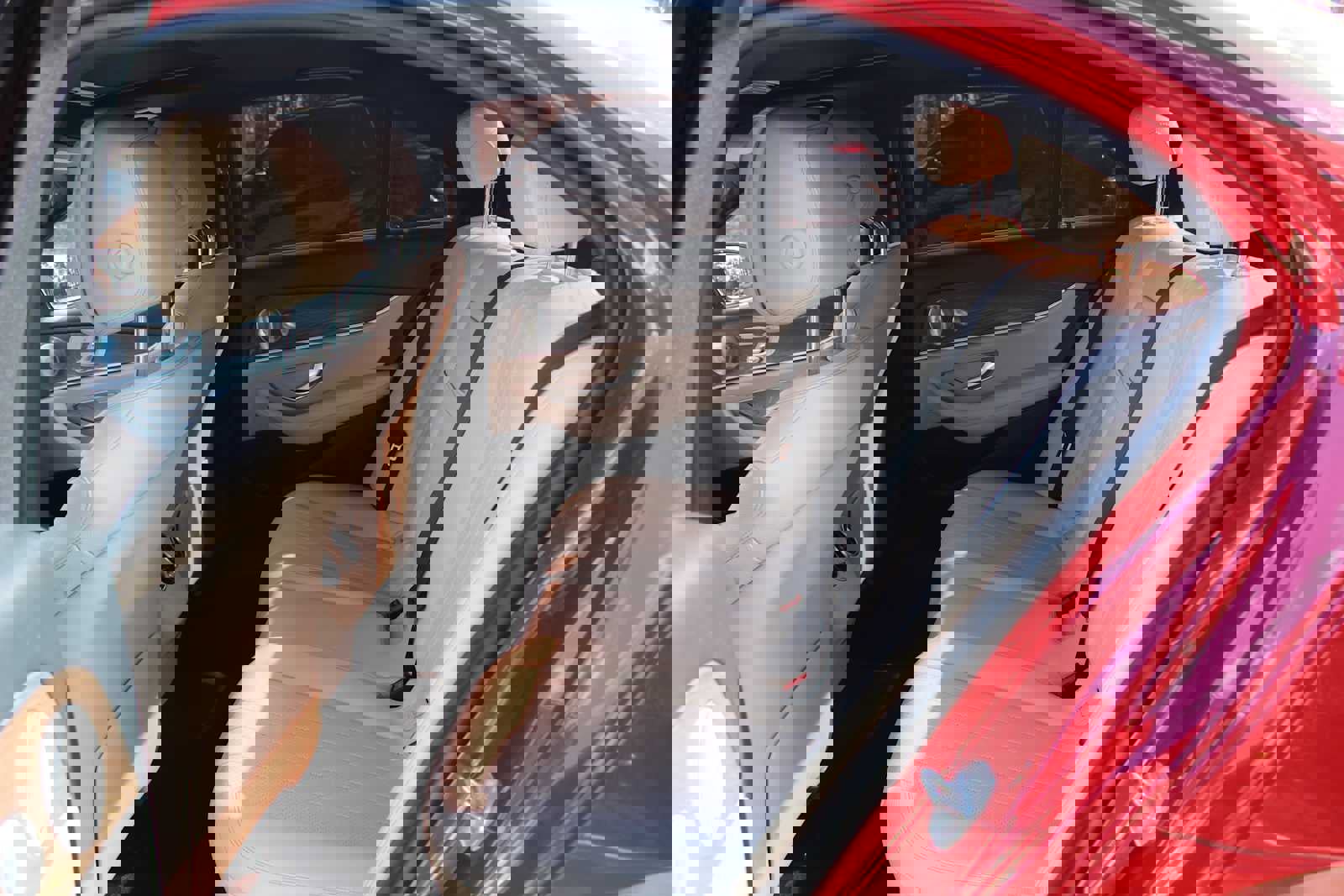 Used 2017 Mercedes-Benz E 300 4MATIC w/ Premium 2 Package image 7