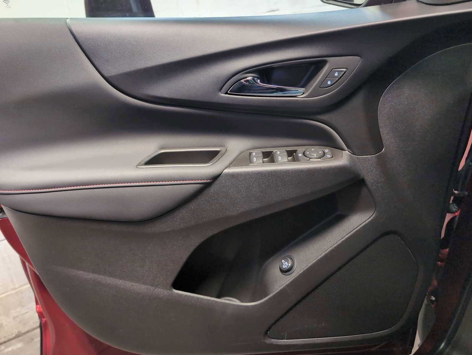 Used 2024 Chevrolet Equinox RS image 21