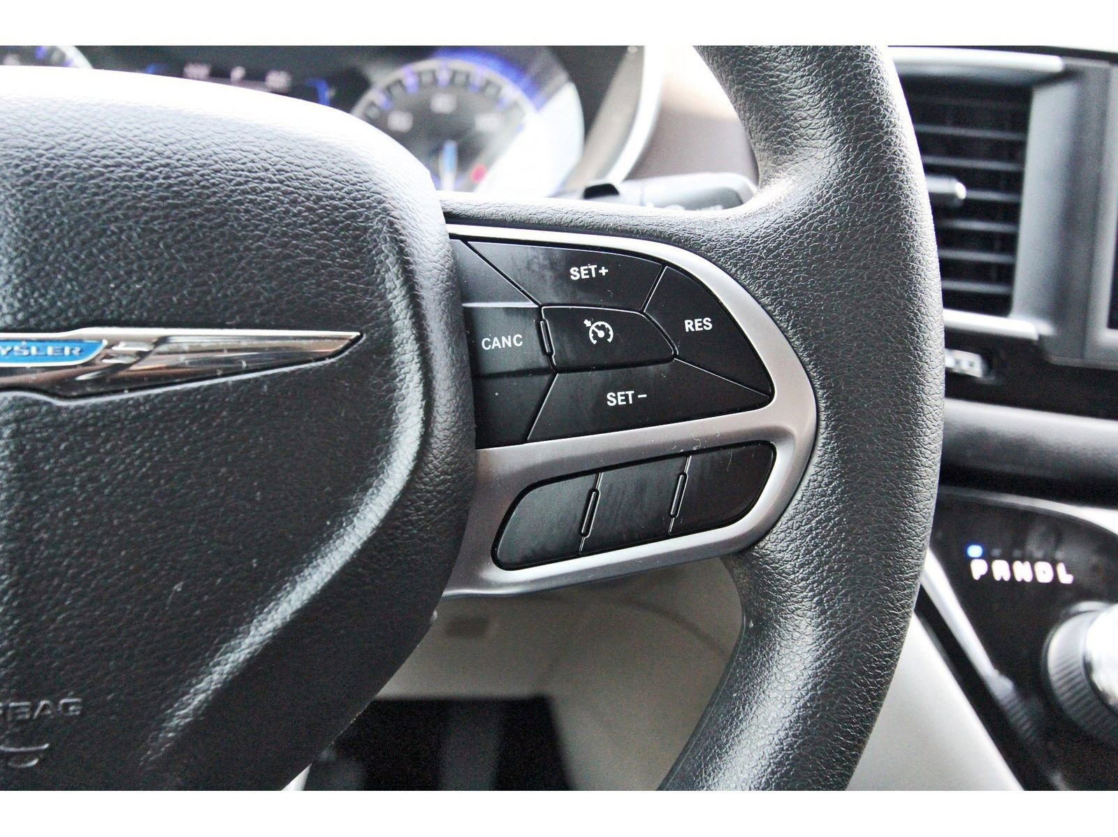 Used 2018 Chrysler Pacifica Touring Plus image 24