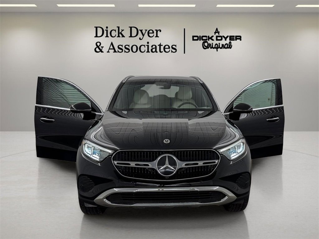 Used 2025 Mercedes-Benz GLC 300 image 29