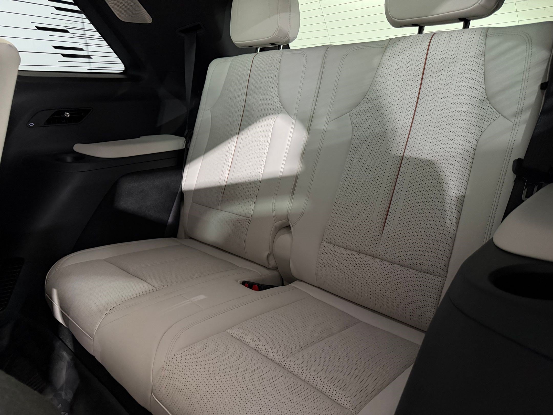 New 2026 Cadillac Vistiq Sport w/ LPO, Floor Liner Package AWD/4WD image 22