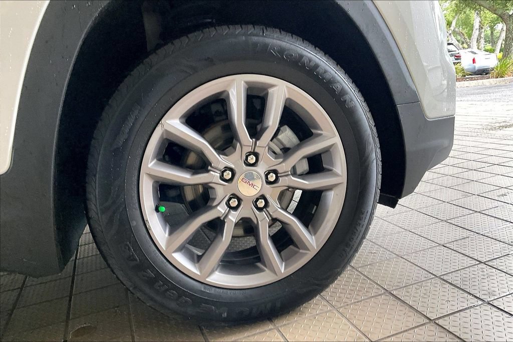 Used 2024 GMC Terrain SLT AWD/4WD image 34