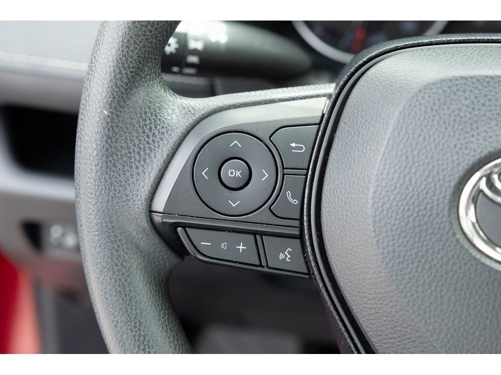 Used 2019 Toyota RAV4 LE image 17