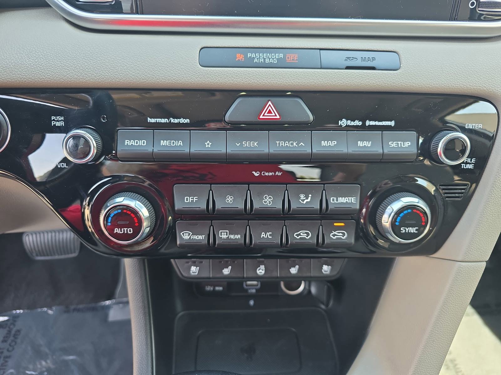 Used 2021 Kia Sportage EX w/ EX Technology Package FWD image 21
