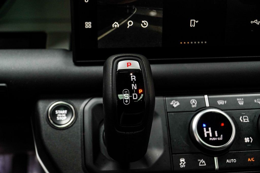 Used 2025 Land Rover Defender 110 S AWD/4WD image 21