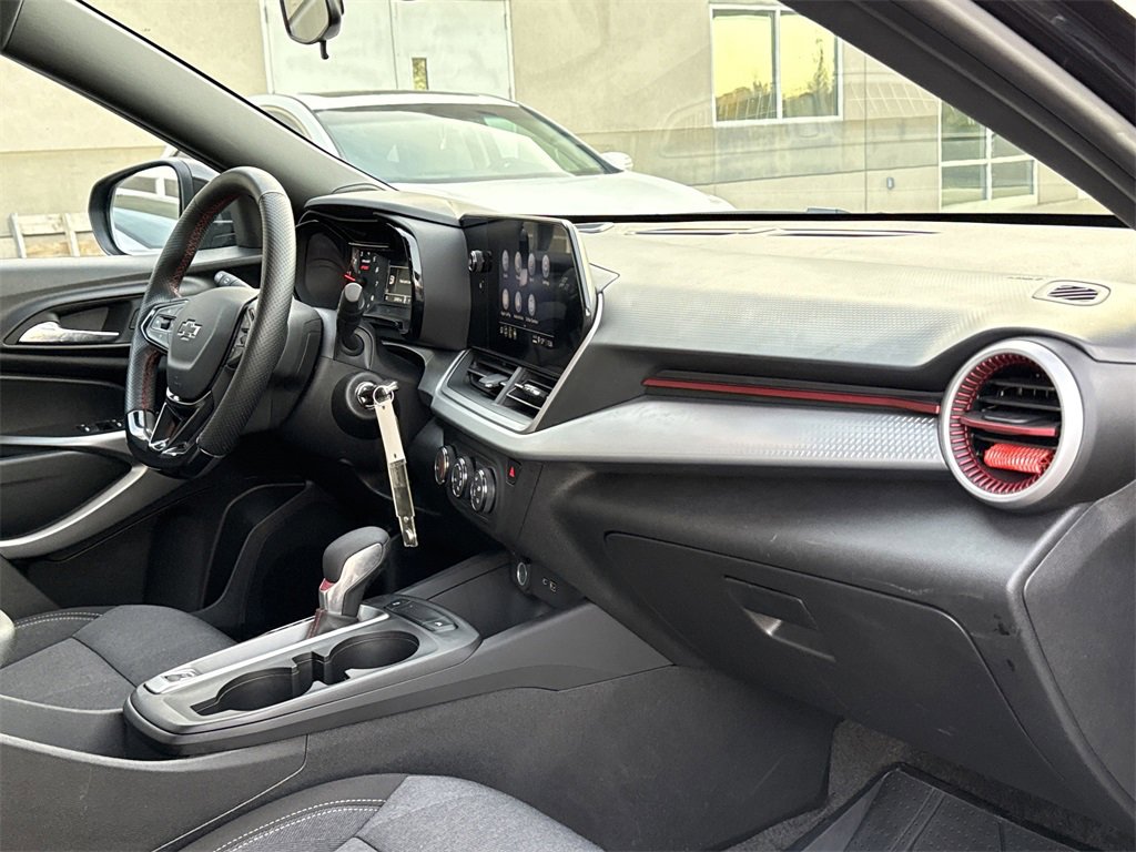 Used 2024 Chevrolet Trax RS w/ Driver Confidence Package image 26