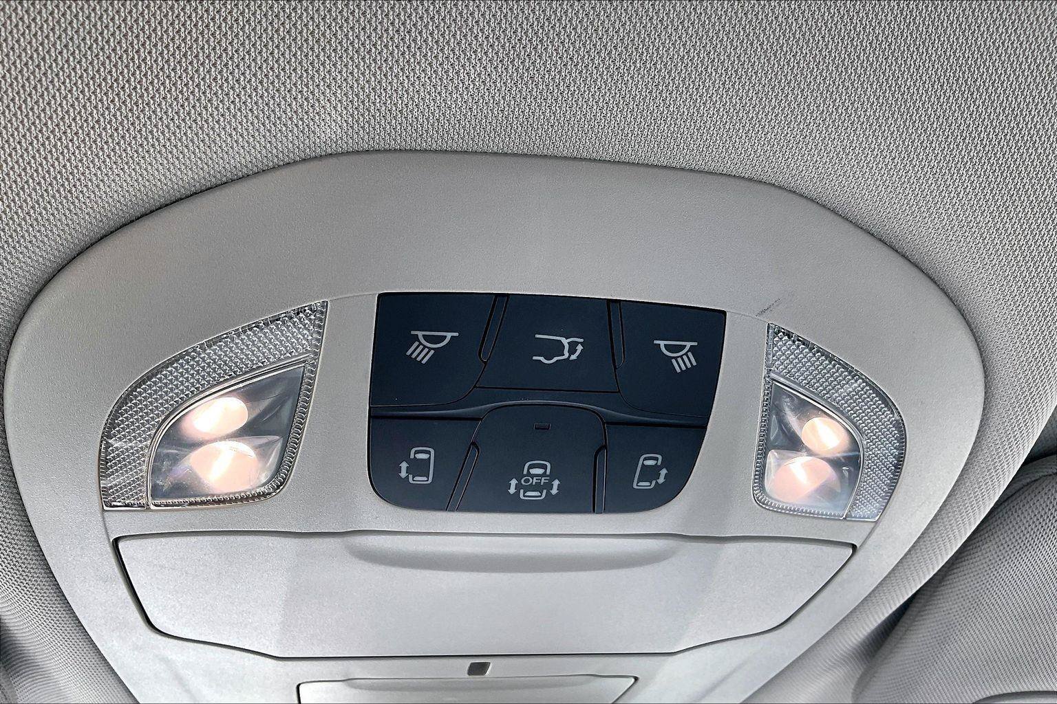 Used 2024 Chrysler Voyager LX FWD image 34
