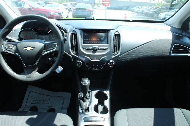 Used 2016 Chevrolet Cruze LT FWD image 16