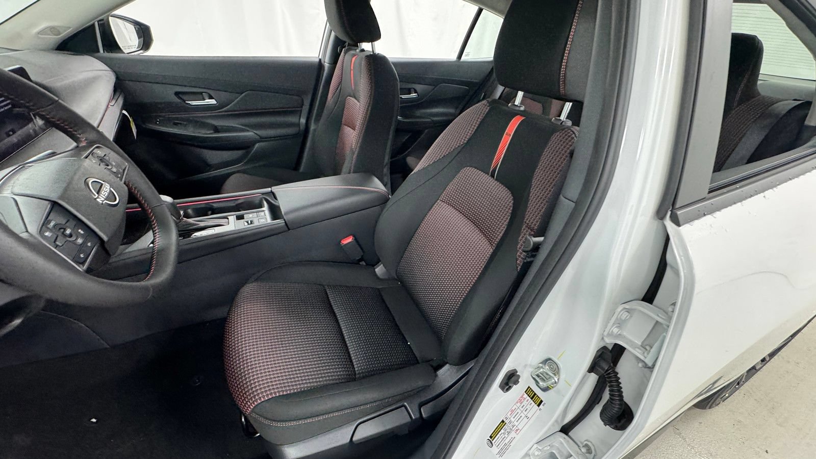 New 2026 Nissan Sentra SR w/ Floor Mat Package FWD image 10
