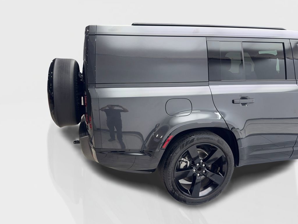 Used 2024 Land Rover Defender 130 Outbound image 18