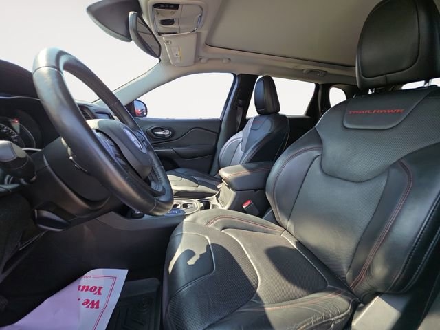 Used 2019 Jeep Cherokee Trailhawk image 9