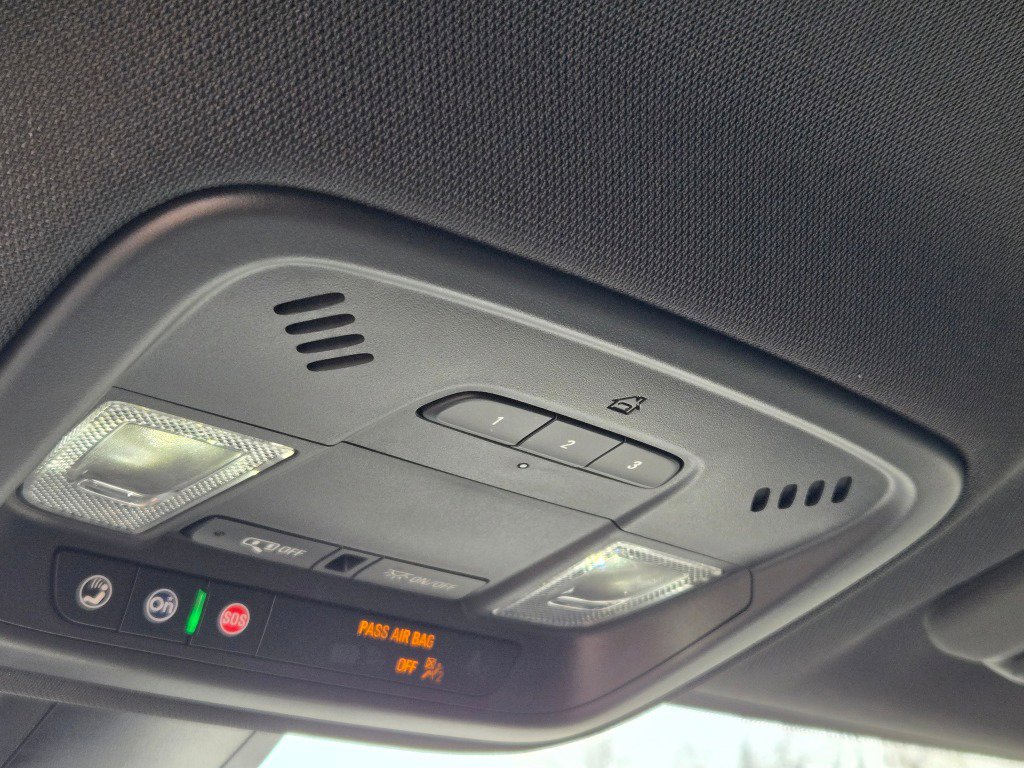 Used 2023 Chevrolet Traverse LT image 33