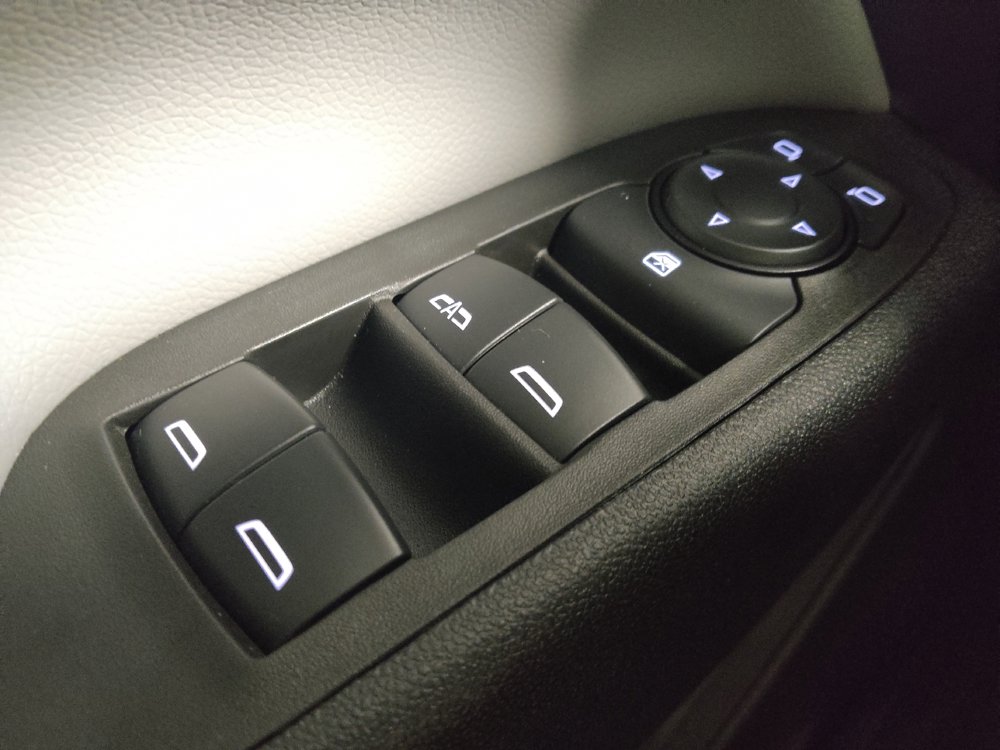 Used 2021 Chevrolet Equinox Premier FWD image 27