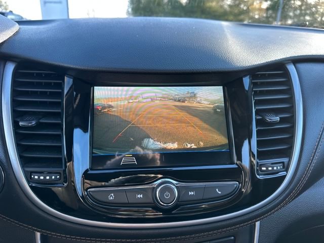 Used 2019 Chevrolet Trax LT w/ LT Convenience Package image 18