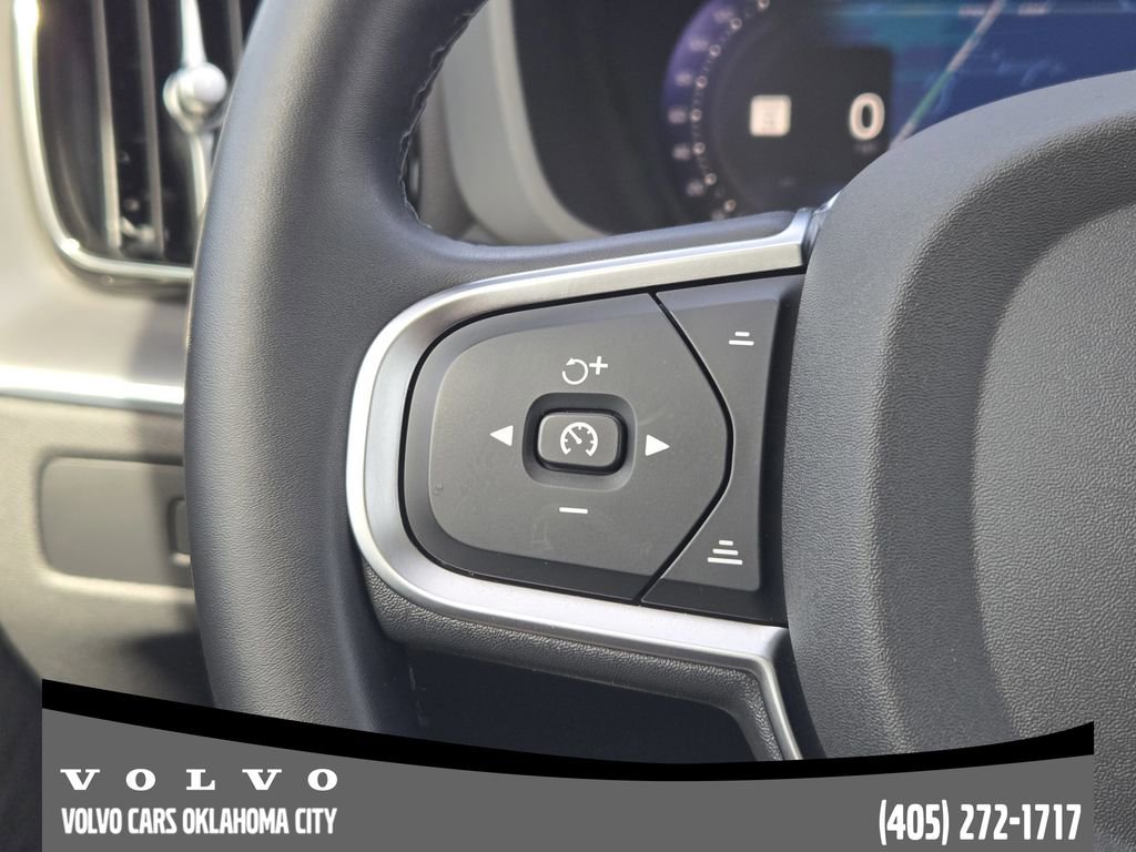 Certified 2025 Volvo XC60 B5 Core image 26