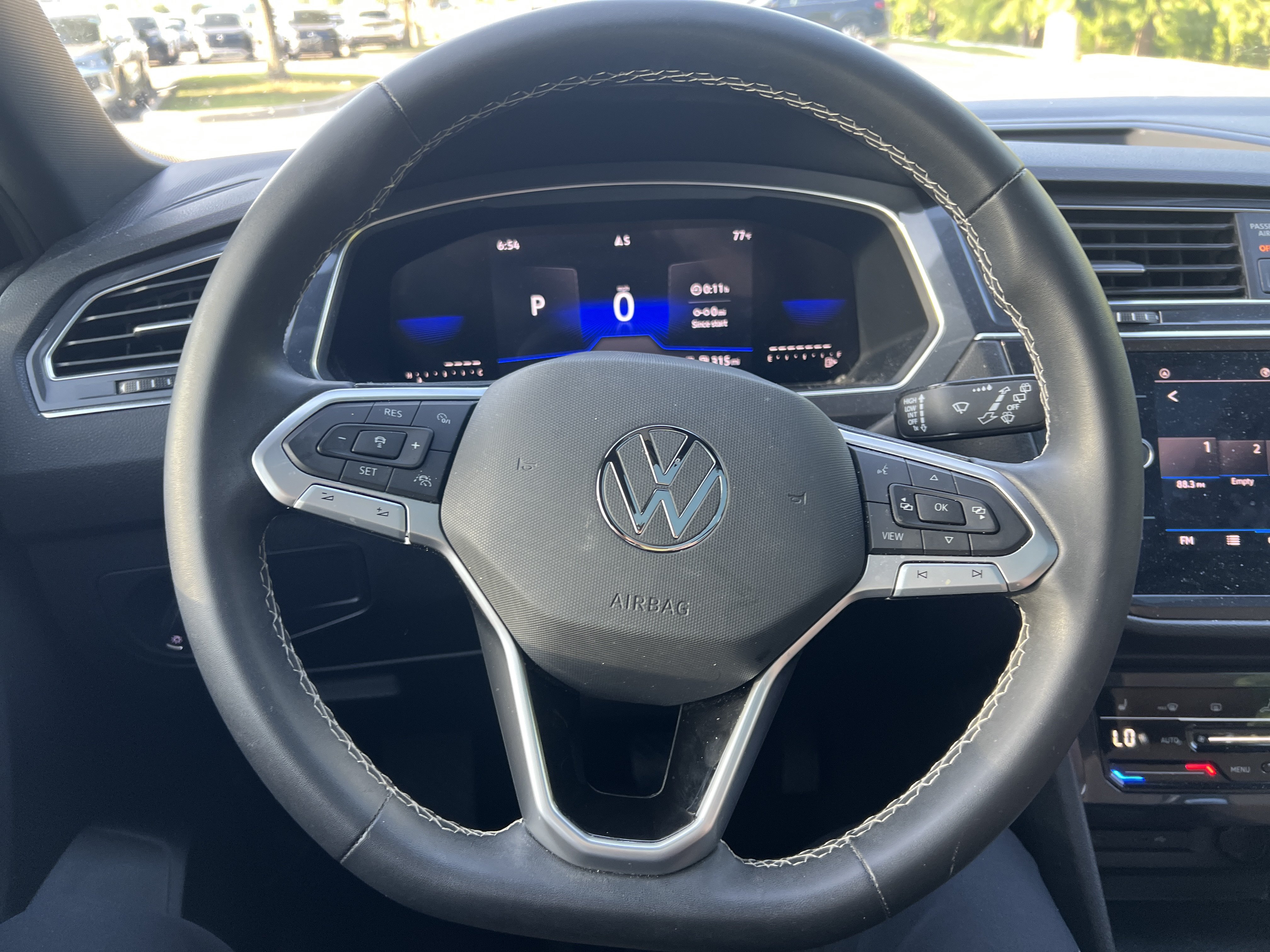 Certified 2023 Volkswagen Tiguan SE w/ Panoramic Sunroof Package FWD image 15
