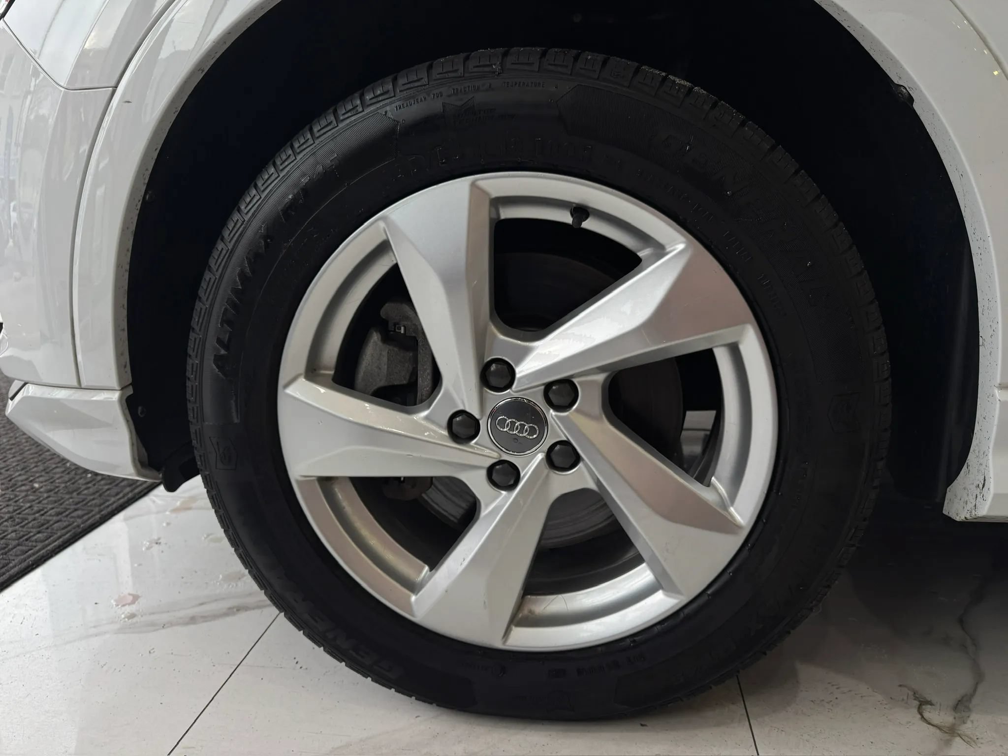 Used 2019 Audi Q3 2.0T Premium w/ Convenience Package AWD/4WD image 8