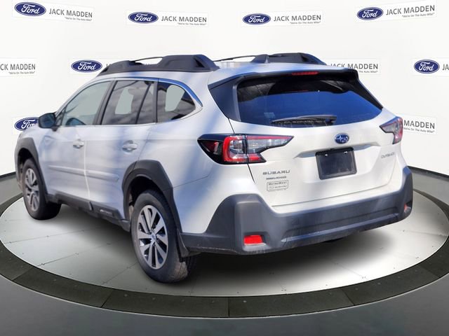 Used 2024 Subaru Outback Premium image 3