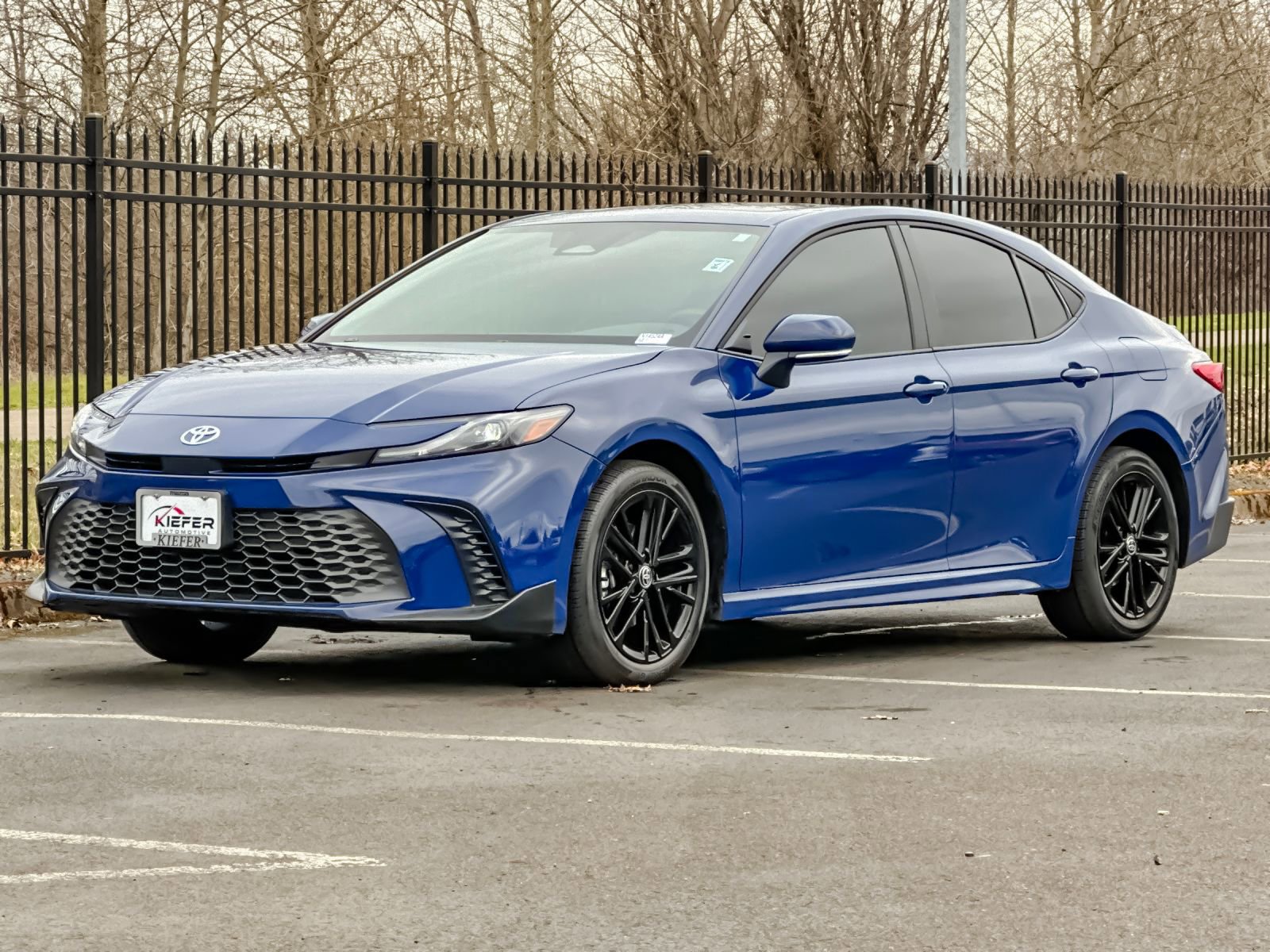 Used 2025 Toyota Camry SE w/ Multimedia Upgrade Package image 7