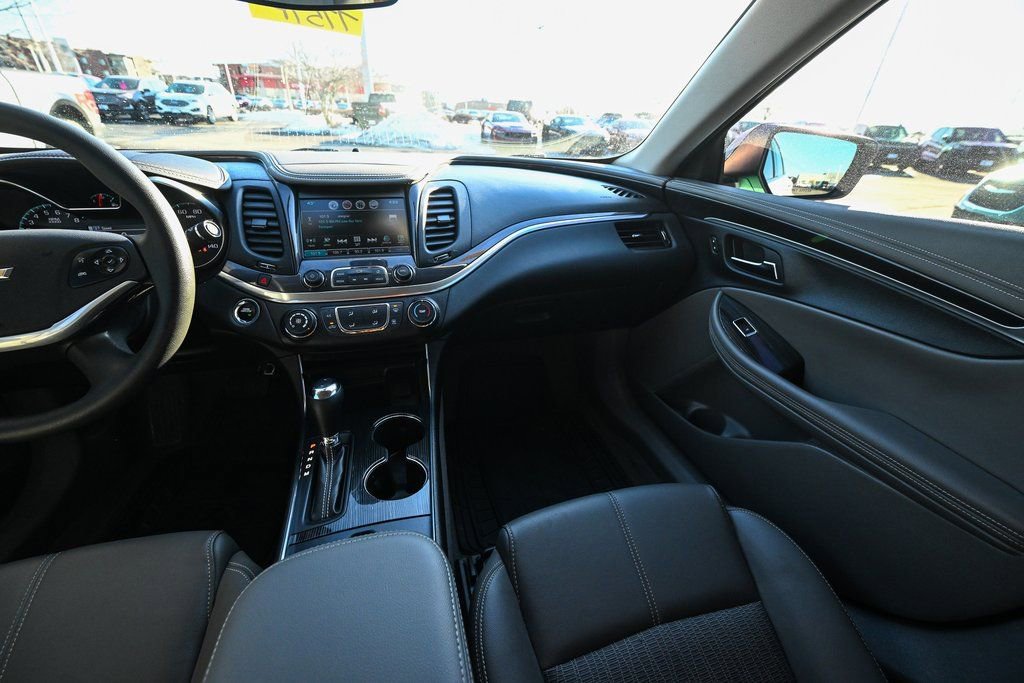 Used 2018 Chevrolet Impala LS image 32