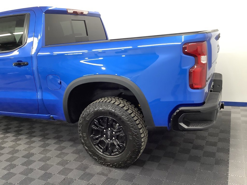 New 2026 Chevrolet Silverado 1500 ZR2 w/ Dark Appearance Package image 3