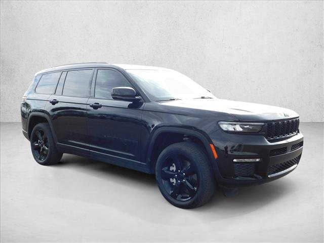Used 2025 Jeep Grand Cherokee L Limited w/ Black Appearance Package AWD/4WD image 6