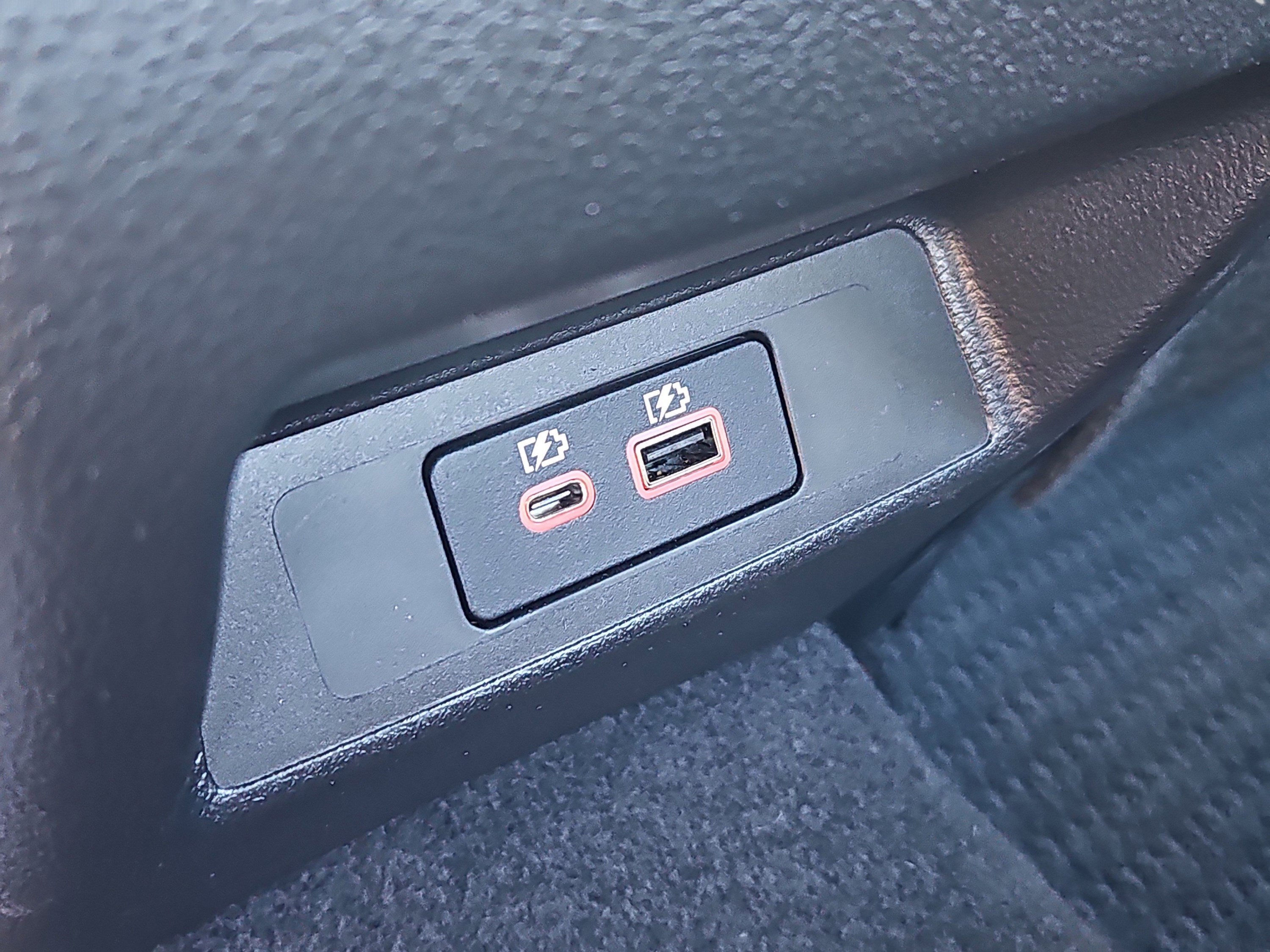 Certified 2025 Nissan Altima 2.5 SR image 9