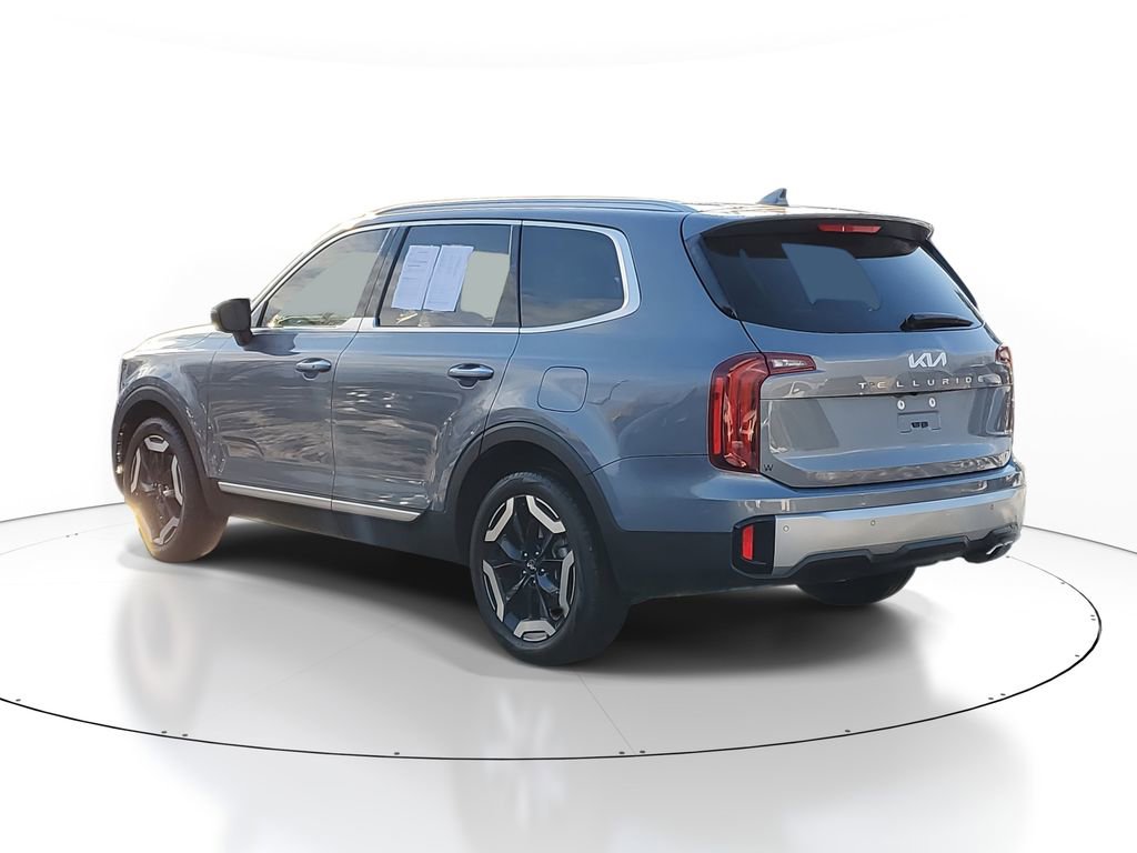Used 2024 Kia Telluride S w/ S Sunroof Package image 3