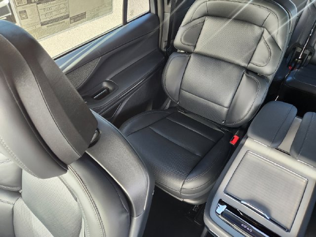 New 2027 Lincoln Navigator L Reserve w/ Jet Appearance Package AWD/4WD image 13