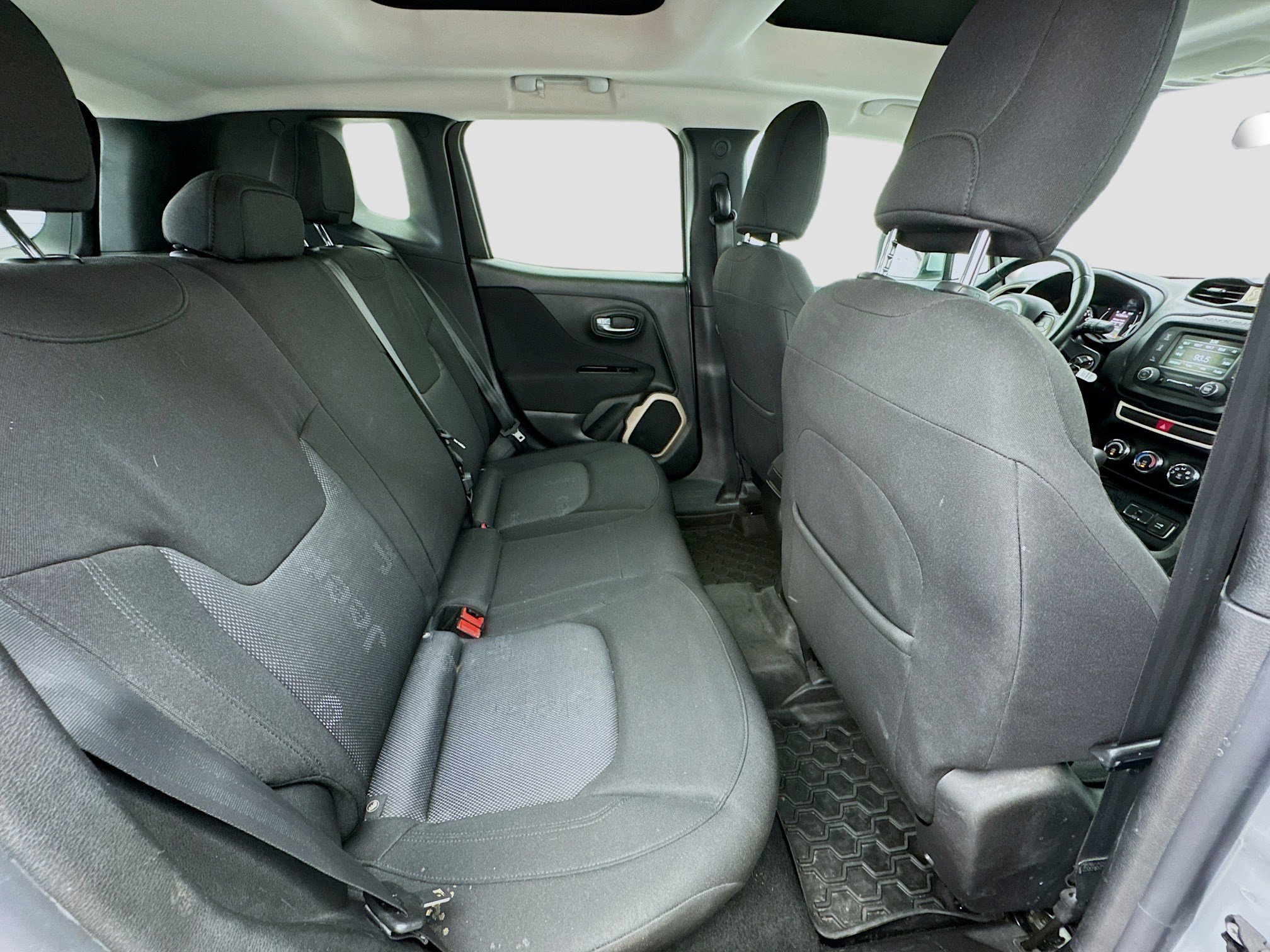 Used 2015 Jeep Renegade Latitude image 16