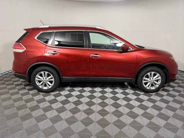 Used 2016 Nissan Rogue SV w/ SV Premium Package image 7