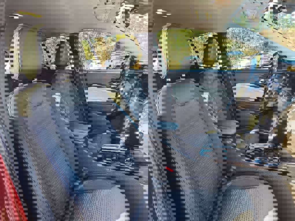 Used 2025 Chevrolet Trax LT w/ Driver Confidence Package image 17