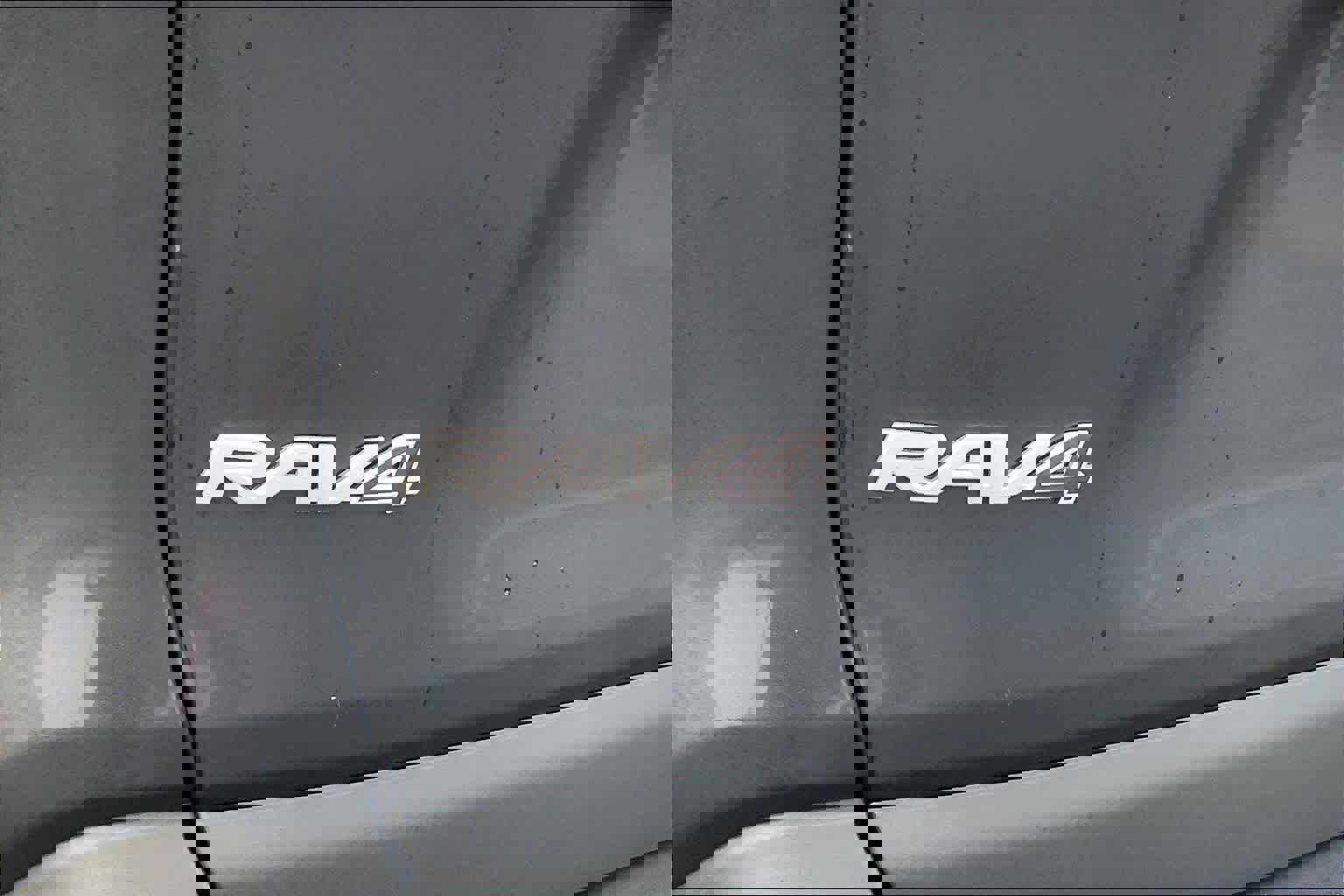 Used 2024 Toyota RAV4 XLE w/ Convenience Package image 30