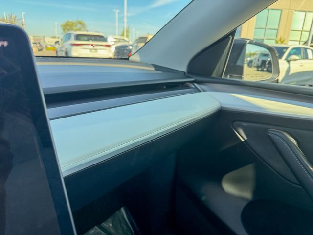 Used 2024 Tesla Model Y Performance image 20