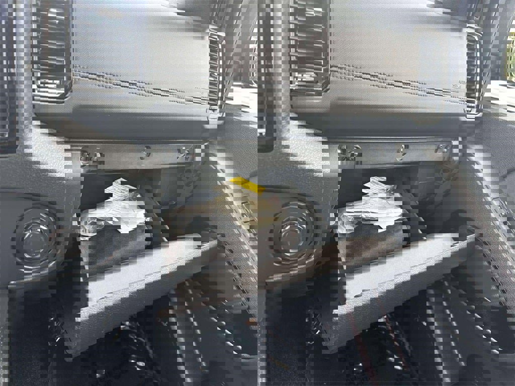 Certified 2022 Nissan Frontier PRO-4X w/ Pro-4X Premium Package image 35