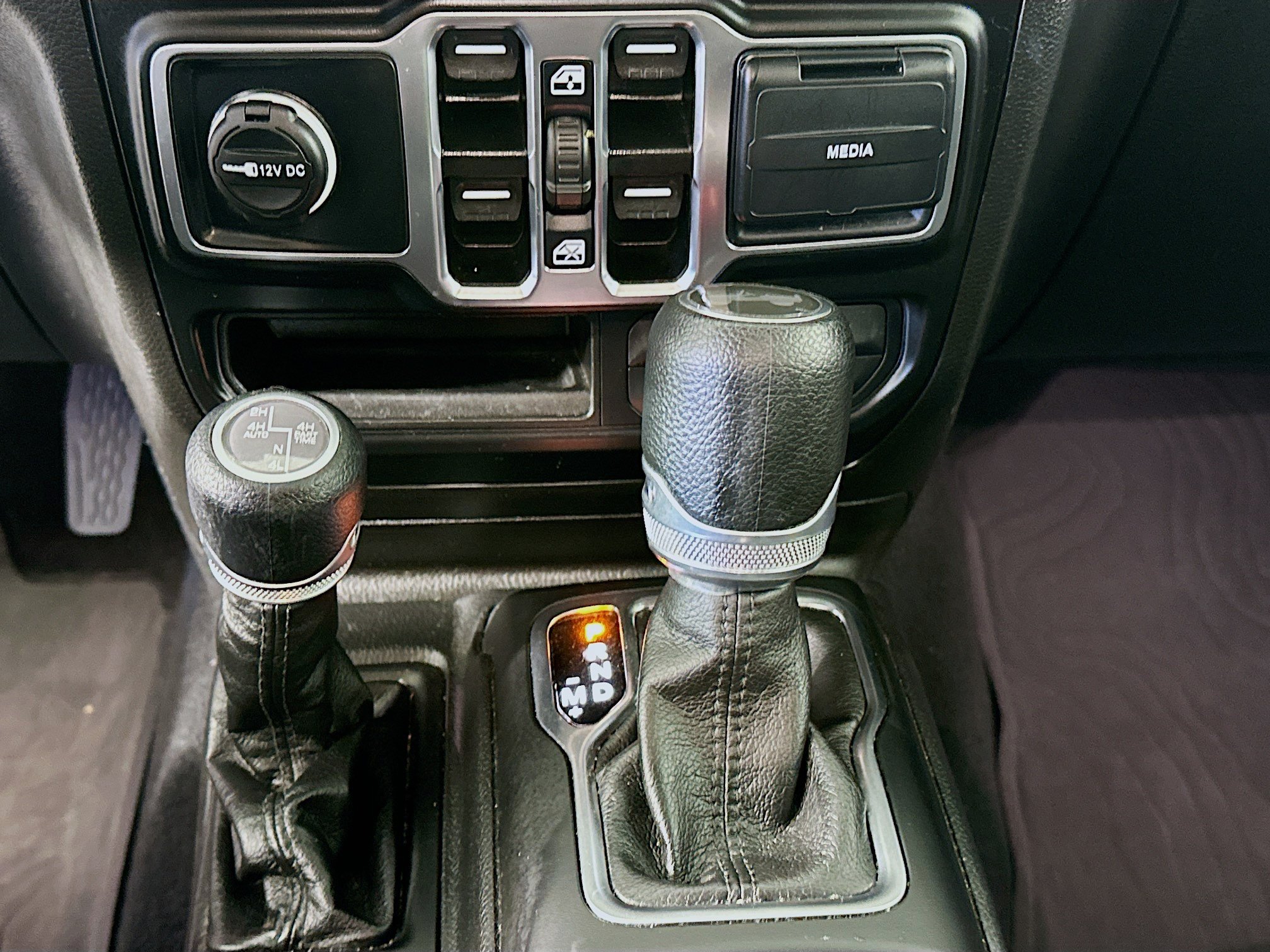 Used 2023 Jeep Wrangler Unlimited AWD/4WD image 24