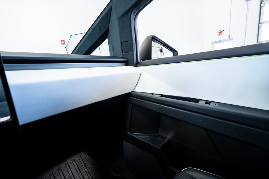 Used 2024 Tesla Cybertruck AWD Crew Cab image 43