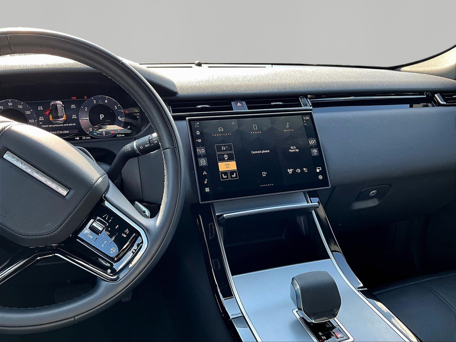 Used 2025 Land Rover Range Rover Velar S AWD/4WD image 9