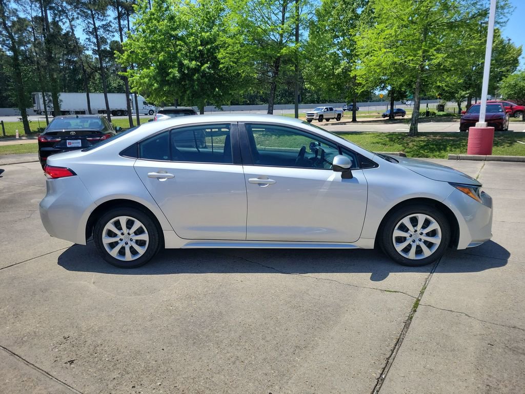 Used 2024 Toyota Corolla LE image 9