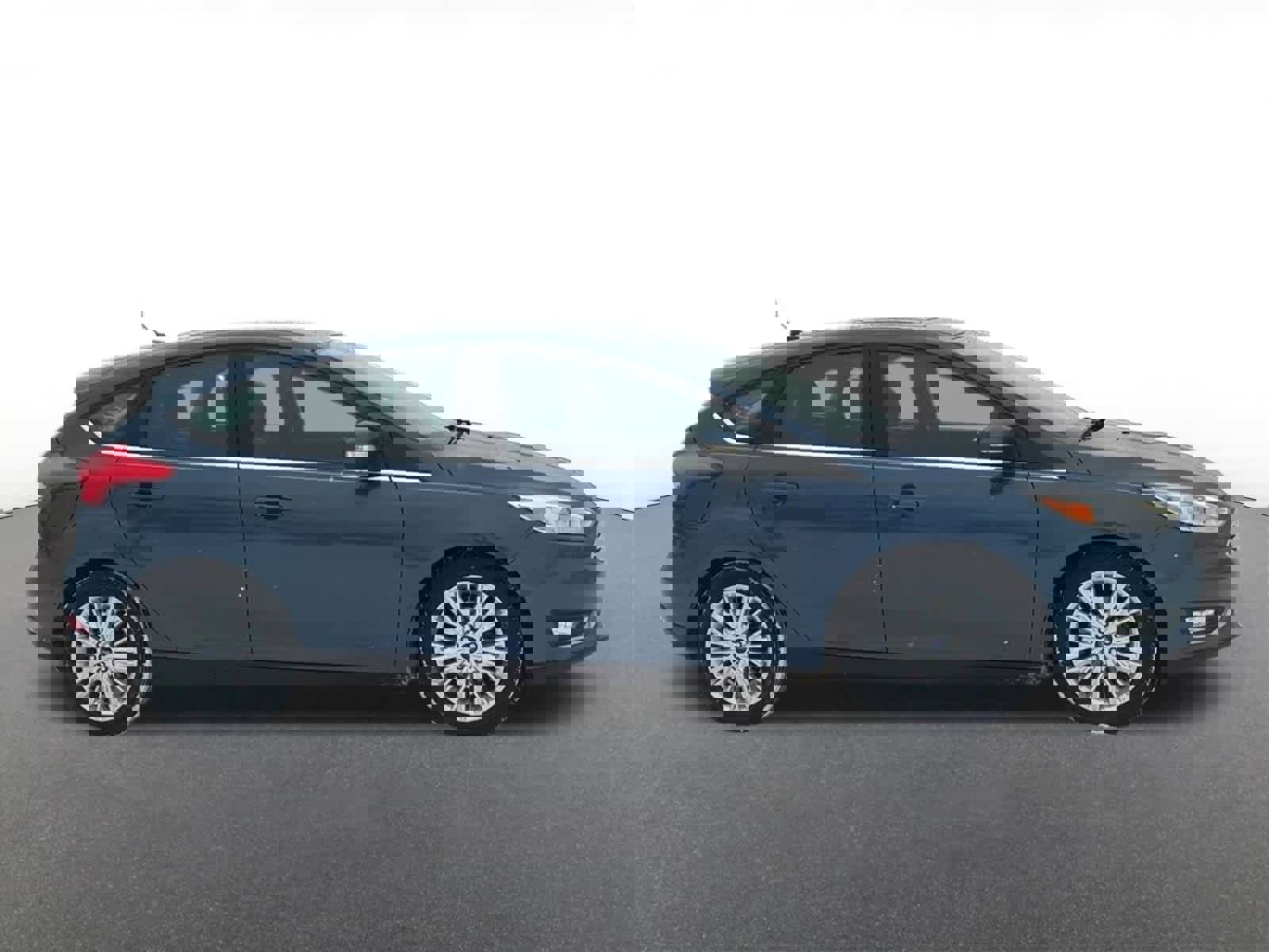 Used 2018 Ford Focus Titanium image 7