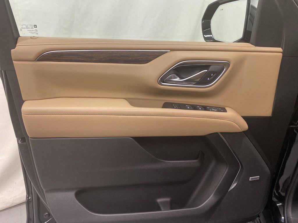 Used 2024 Chevrolet Suburban Premier image 10