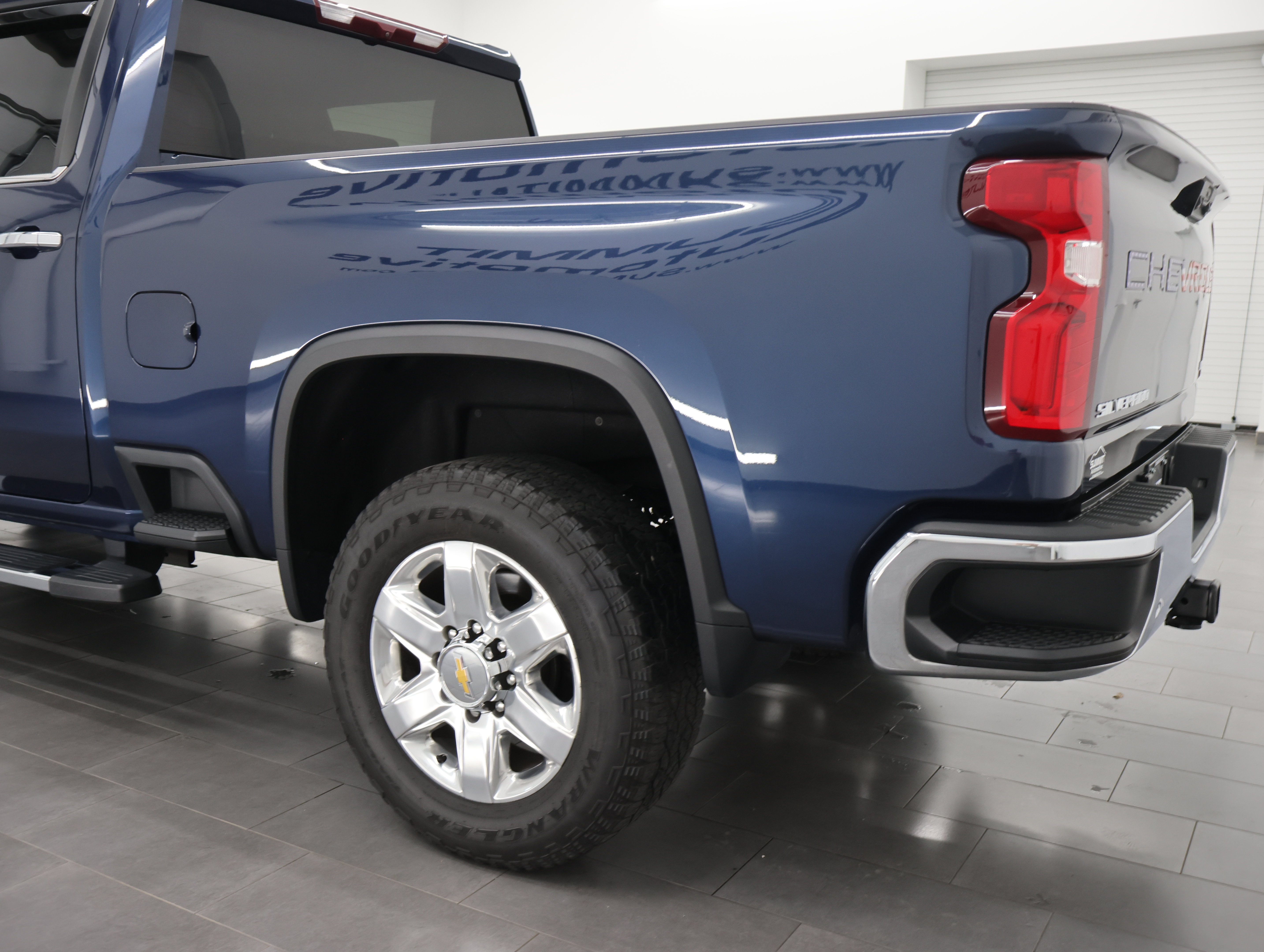 Used 2023 Chevrolet Silverado 2500 LTZ w/ Gooseneck/5TH Wheel Package AWD/4WD image 34