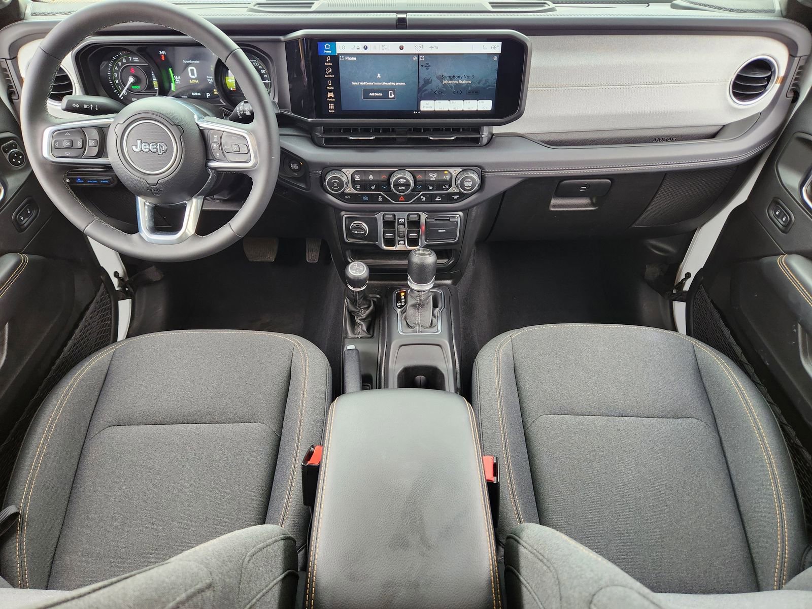 Used 2025 Jeep Wrangler Sahara w/ Safety Group image 34