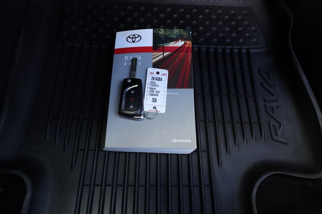 Certified 2021 Toyota RAV4 LE AWD/4WD image 40