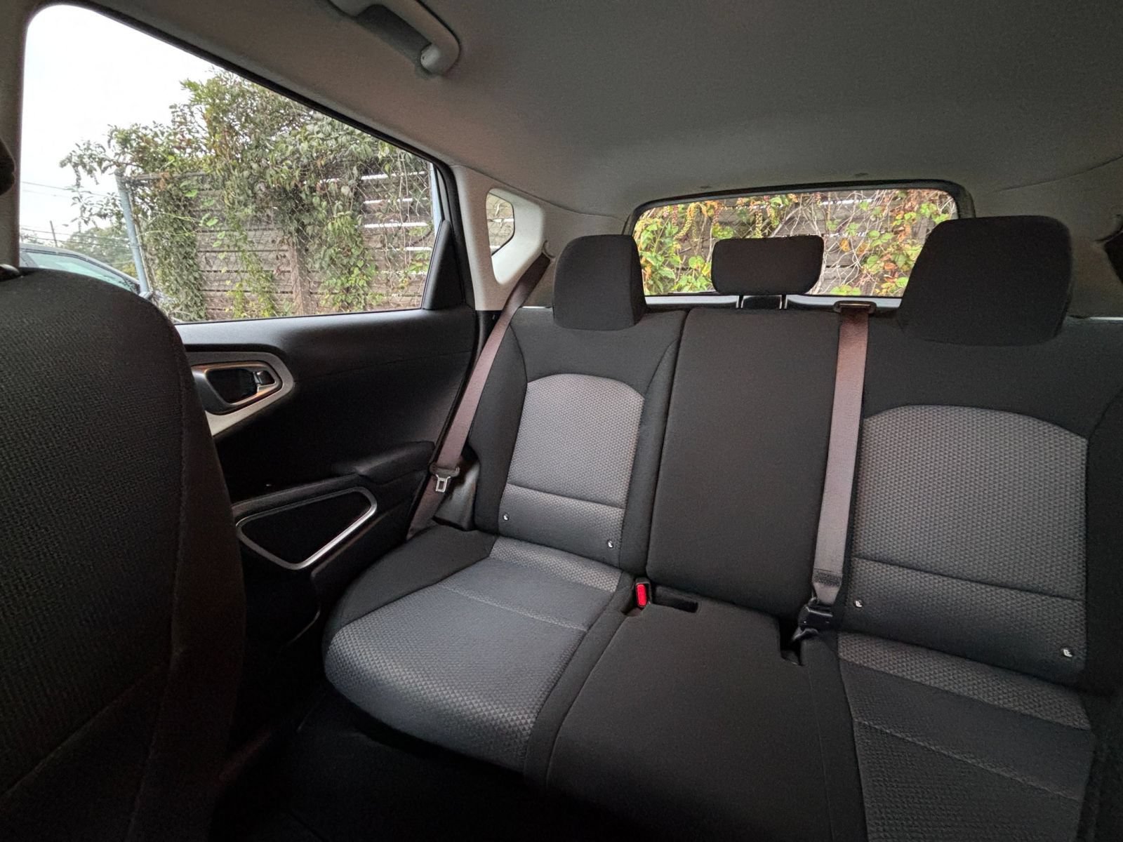 Used 2025 Kia Soul LX w/ LX Technology Package FWD image 36